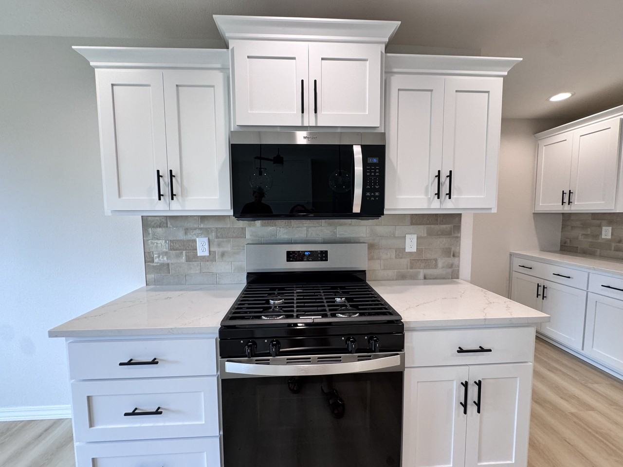 648 W Brook Hollow Rd #NA - Photo 4 of 19