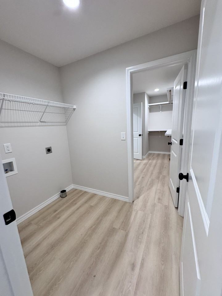 648 W Brook Hollow Rd #NA - Photo 5 of 19