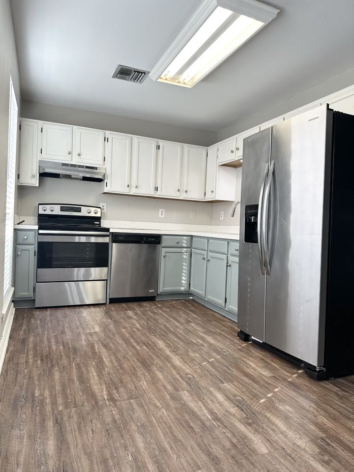 313 Rue Louis Xiv #I - Photo 3 of 16