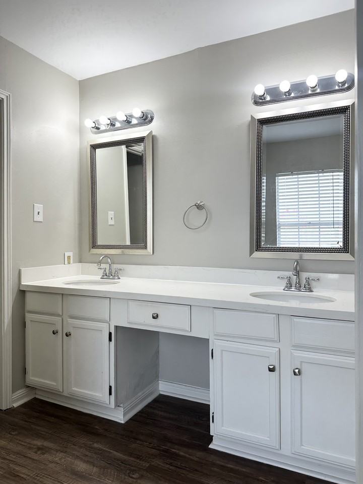313 Rue Louis Xiv #I - Photo 5 of 16