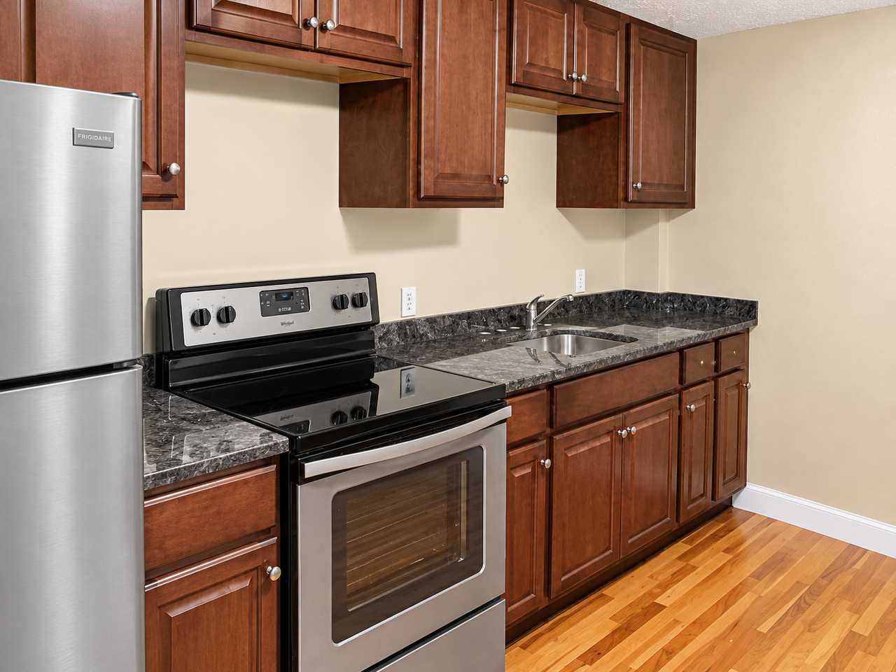 393 Washington St #2 - Photo 3 of 8