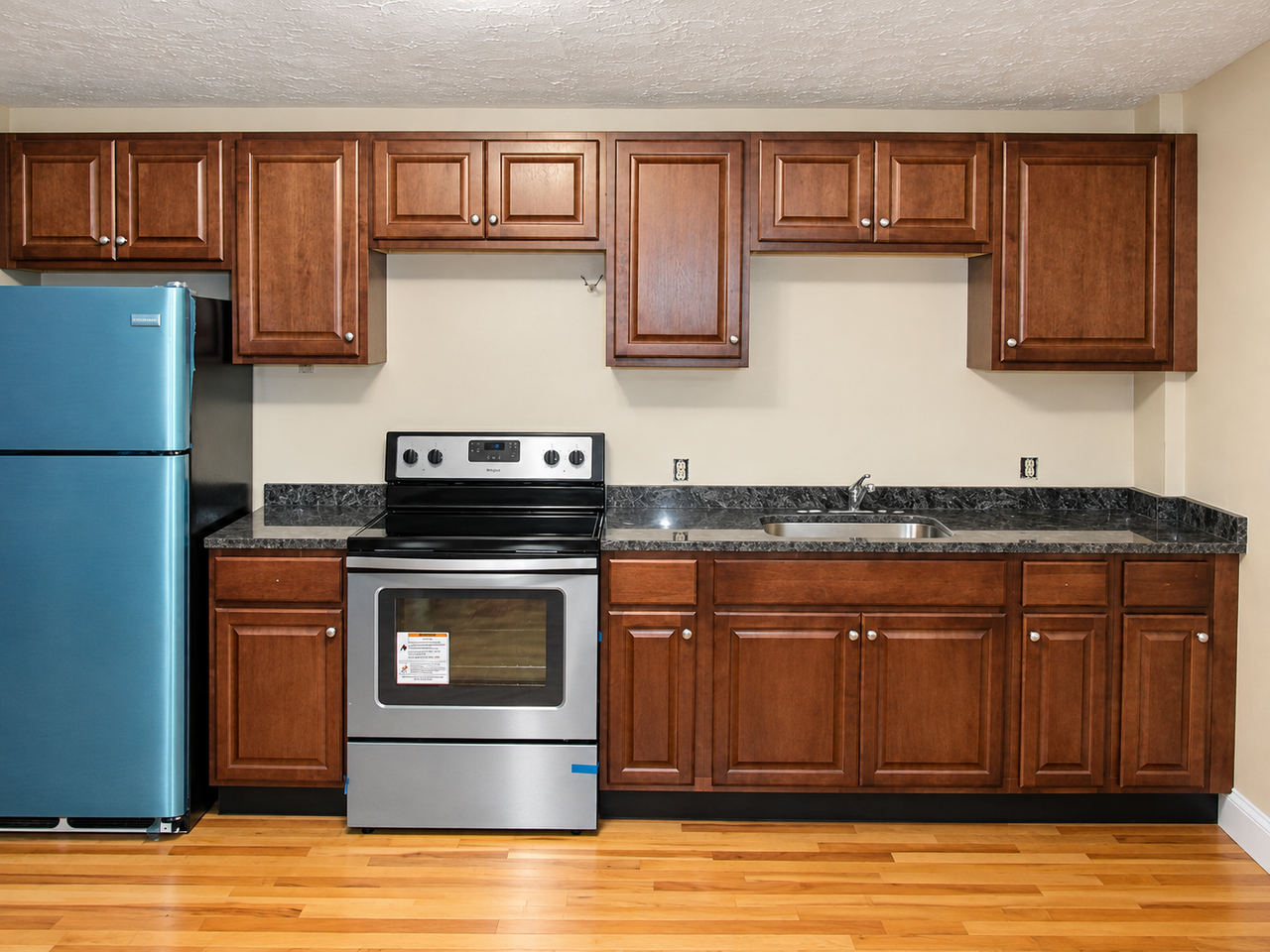 393 Washington St #2 - Photo 7 of 8