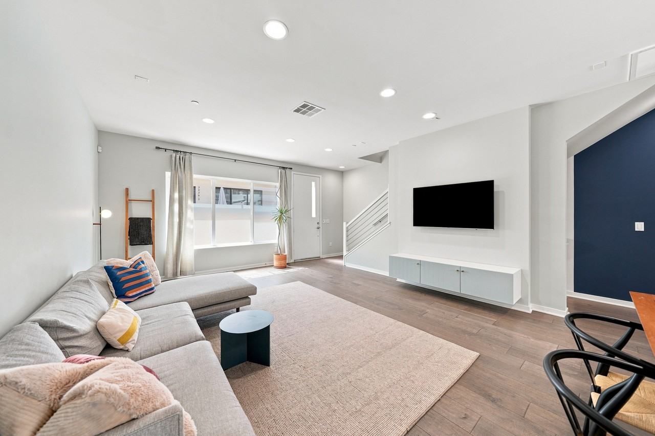 2928 Rowena Ave #3 - Photo 5 of 22