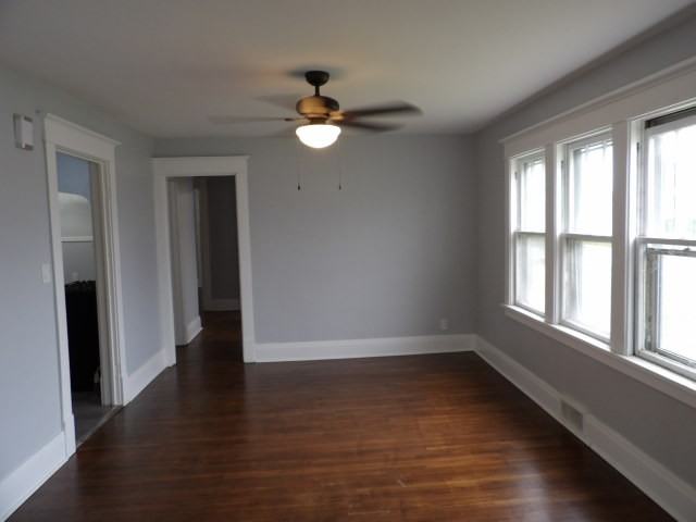 1363 Kensington Ave - Photo 5 of 18