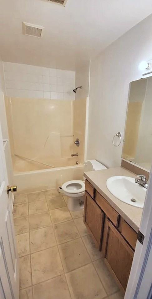763 76th St Se #763 - Photo 3 of 10