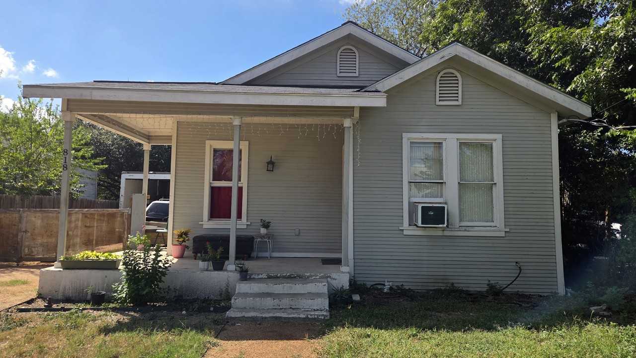 818 Waverly Ave #NA - Photo 2 of 20