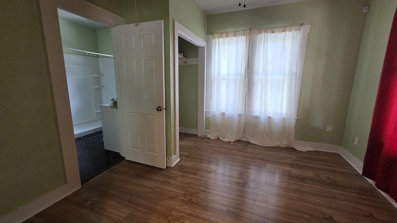 818 Waverly Ave #NA - Photo 3 of 20