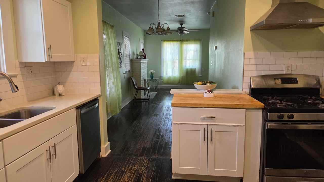 818 Waverly Ave #NA - Photo 4 of 20