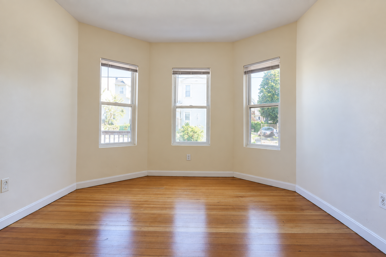 41 Harvard St #1 - Photo 5 of 13