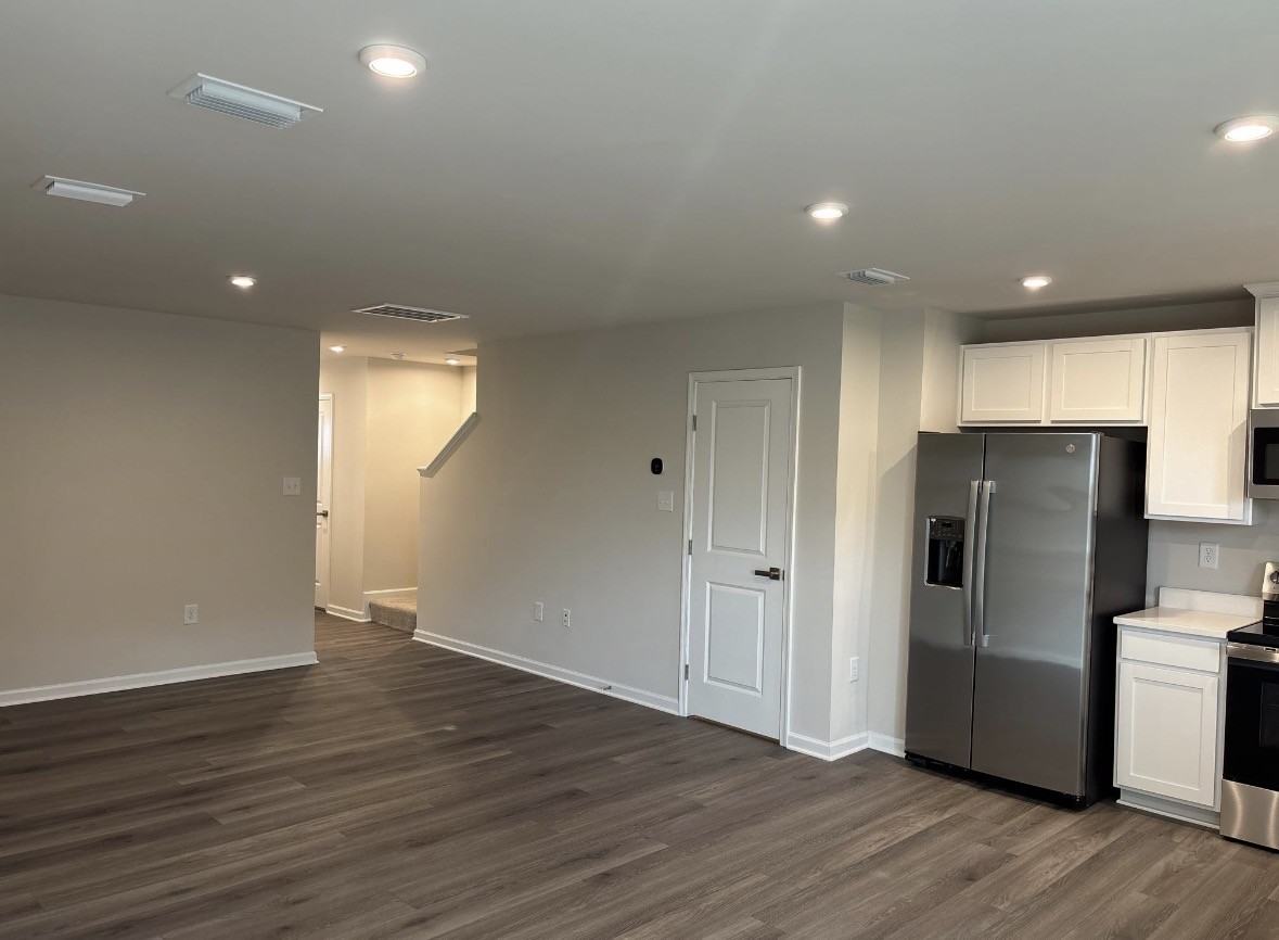 3304 Penguin Cir - Photo 2 of 23