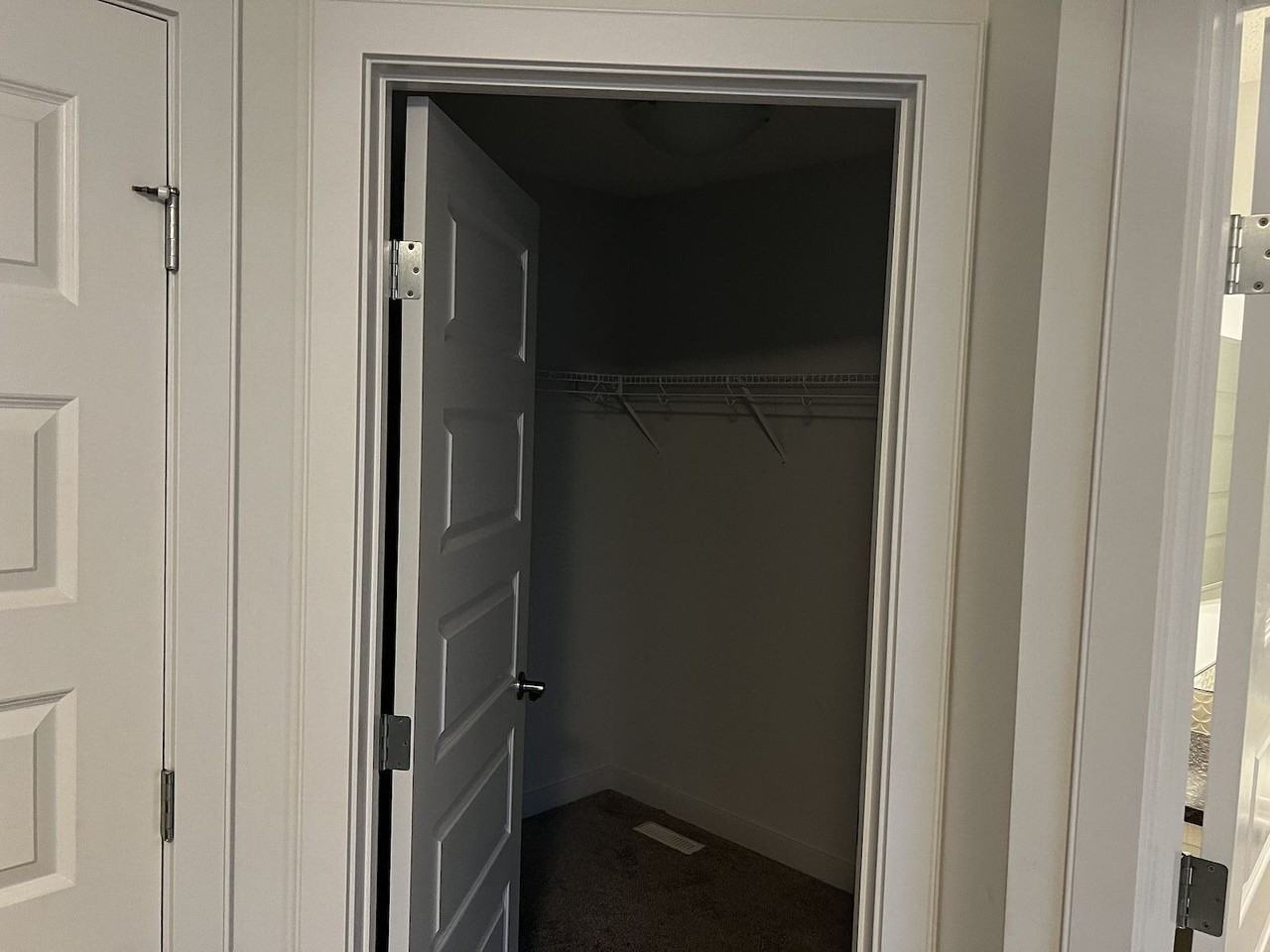 28 Corner Meadows Pk Ne - Photo 7 of 15