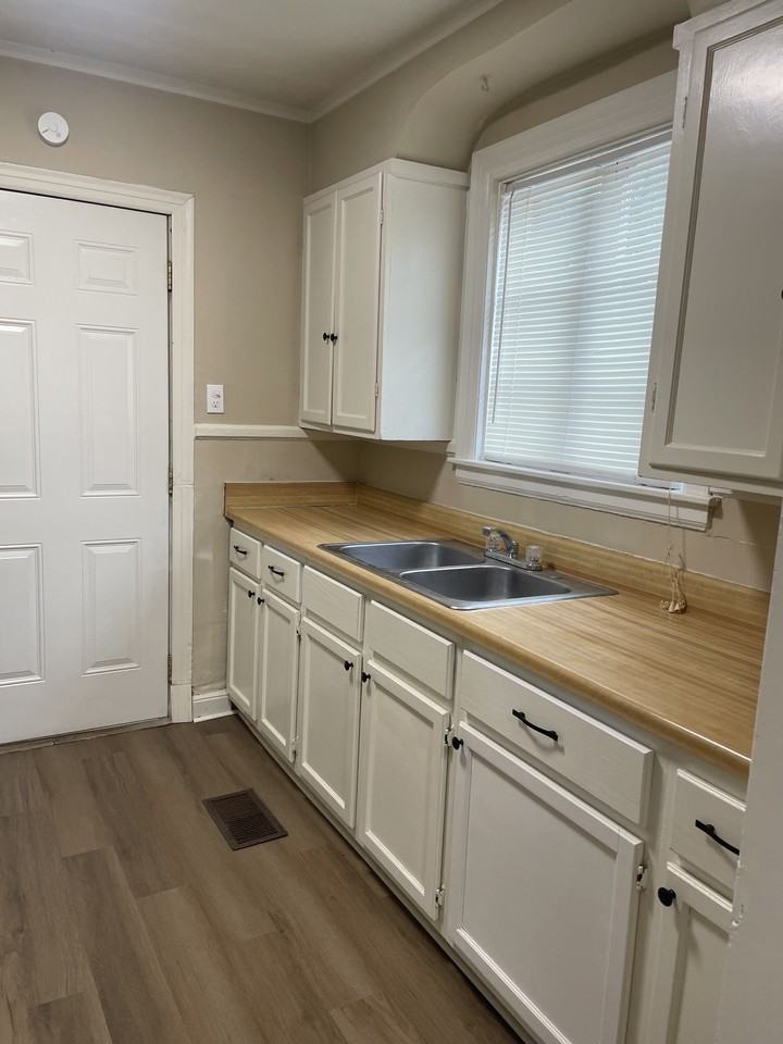 3757 Faxon Ave #NA - Photo 3 of 9