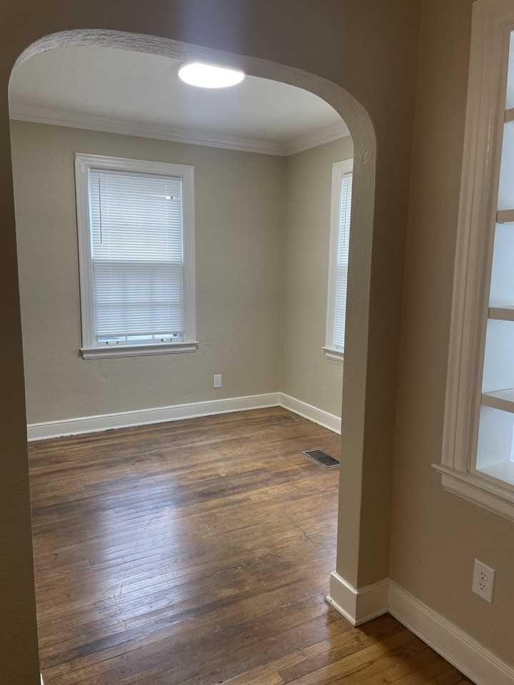 3757 Faxon Ave #NA - Photo 4 of 9