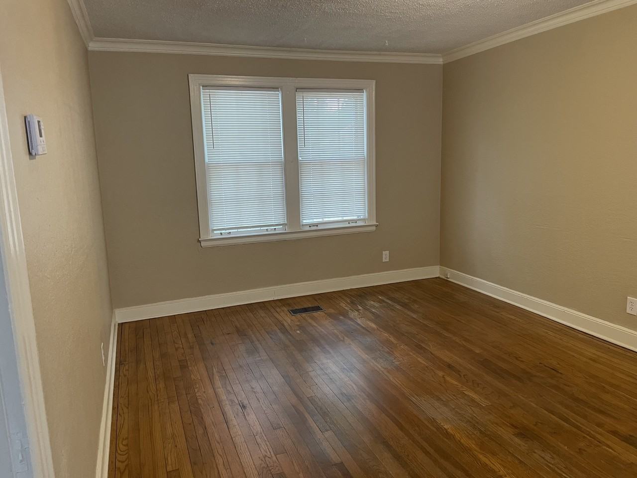 3757 Faxon Ave #NA - Photo 7 of 9
