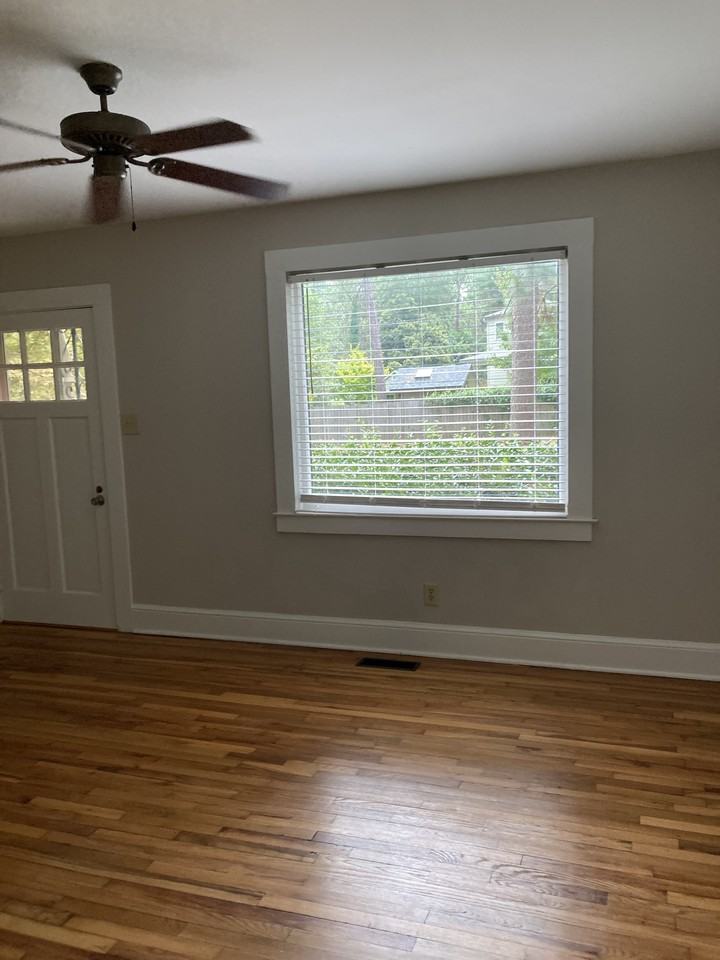 860 N Ridge St #NA - Photo 2 of 8