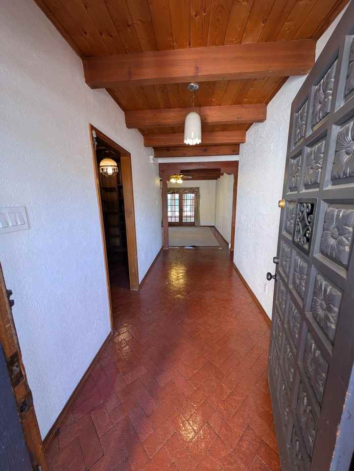 4012 Inca St Ne #NA - Photo 5 of 38