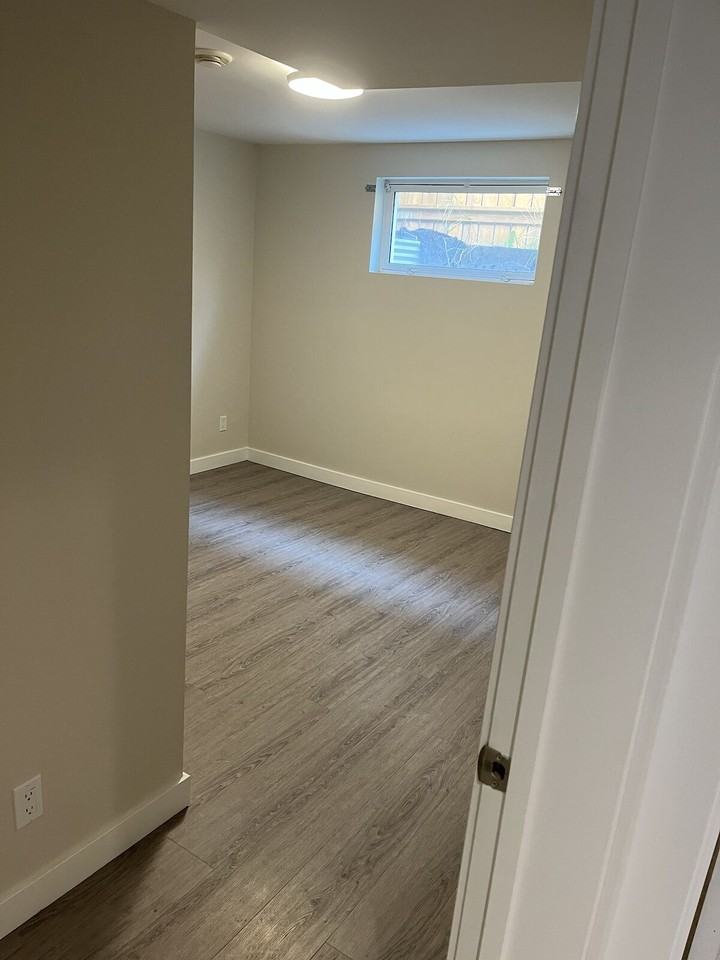 8952 155 St Nw - Photo 7 of 17