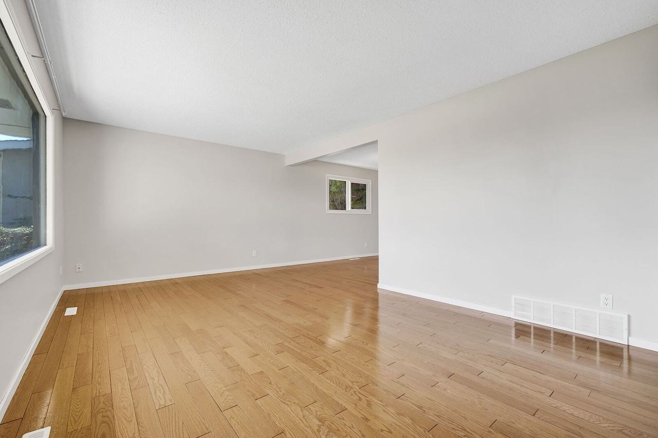 14408 65 St Nw - Photo 3 of 21