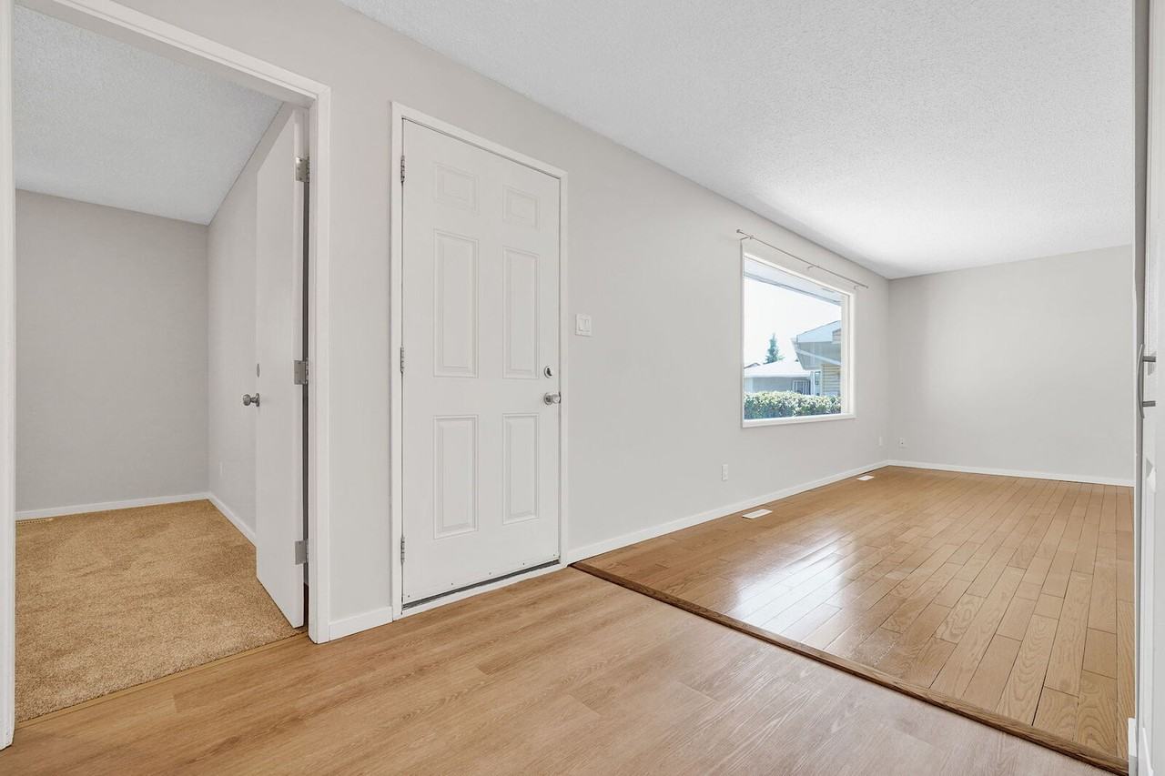 14408 65 St Nw - Photo 4 of 21