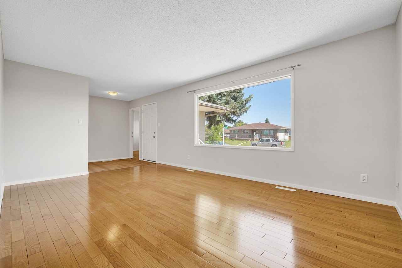 14408 65 St Nw - Photo 5 of 21