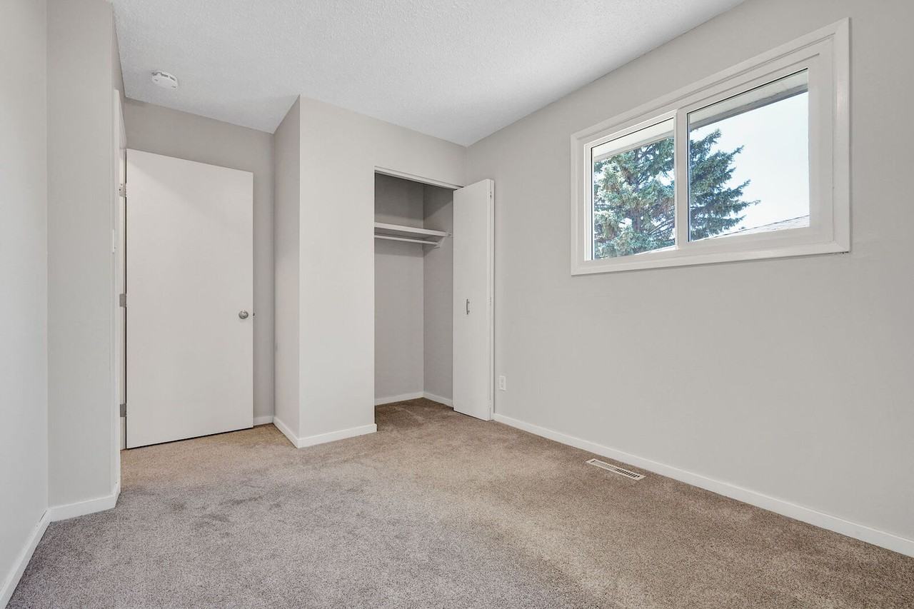 14408 65 St Nw - Photo 7 of 21