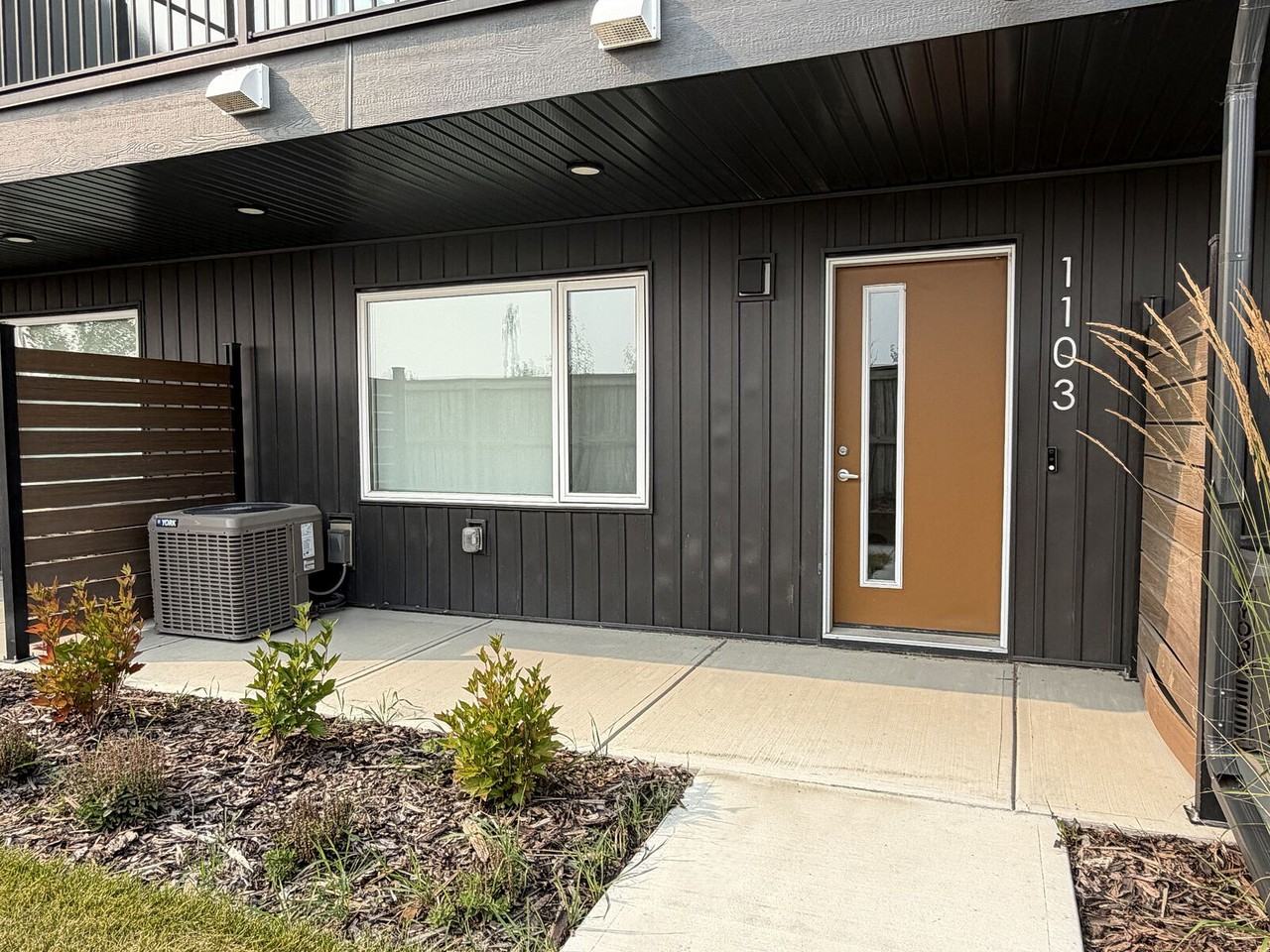 1534 - 1534 Bayside Ave Sw - Photo 3 of 33