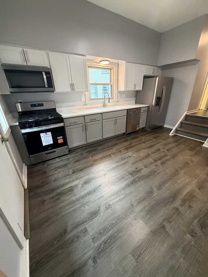 31 Bailey St #B - Photo 4 of 9