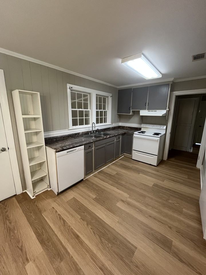 333 E Main St #NA - Photo 6 of 11