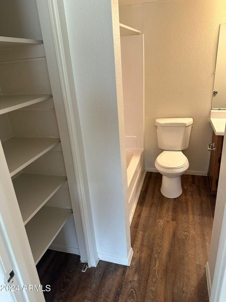 2801 E Kathleen Rd #101 - Photo 4 of 14