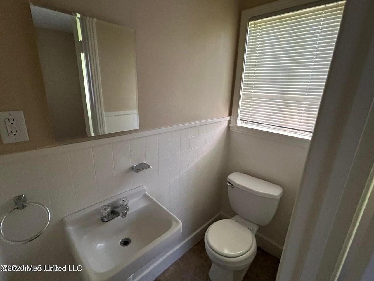 309 Reynolds St - Photo 6 of 14