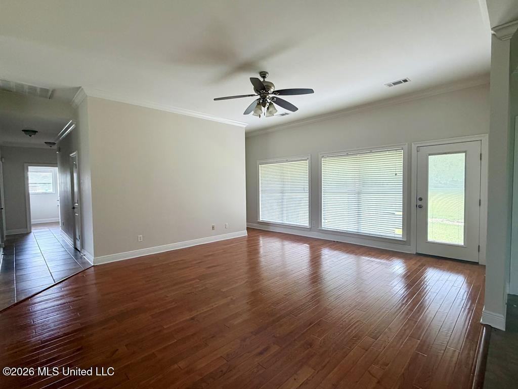 8 Jennie Ln - Photo 3 of 24