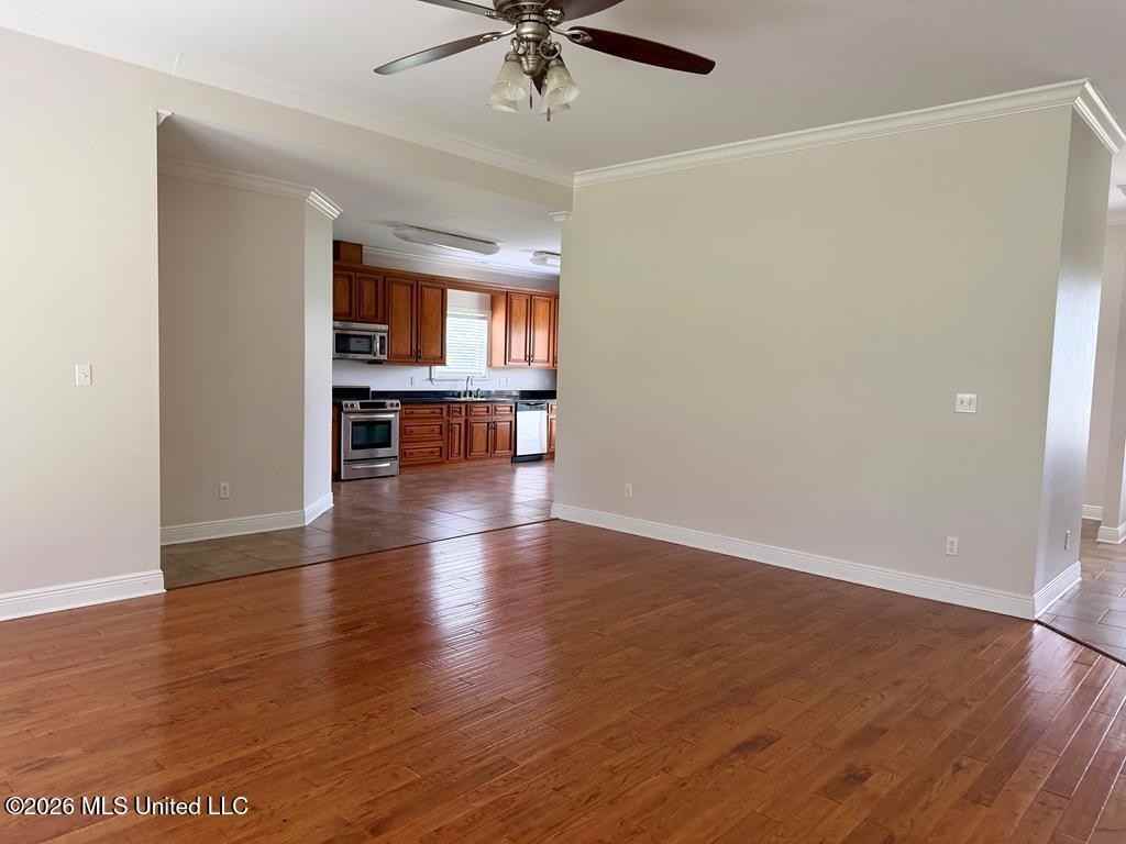 8 Jennie Ln - Photo 7 of 24