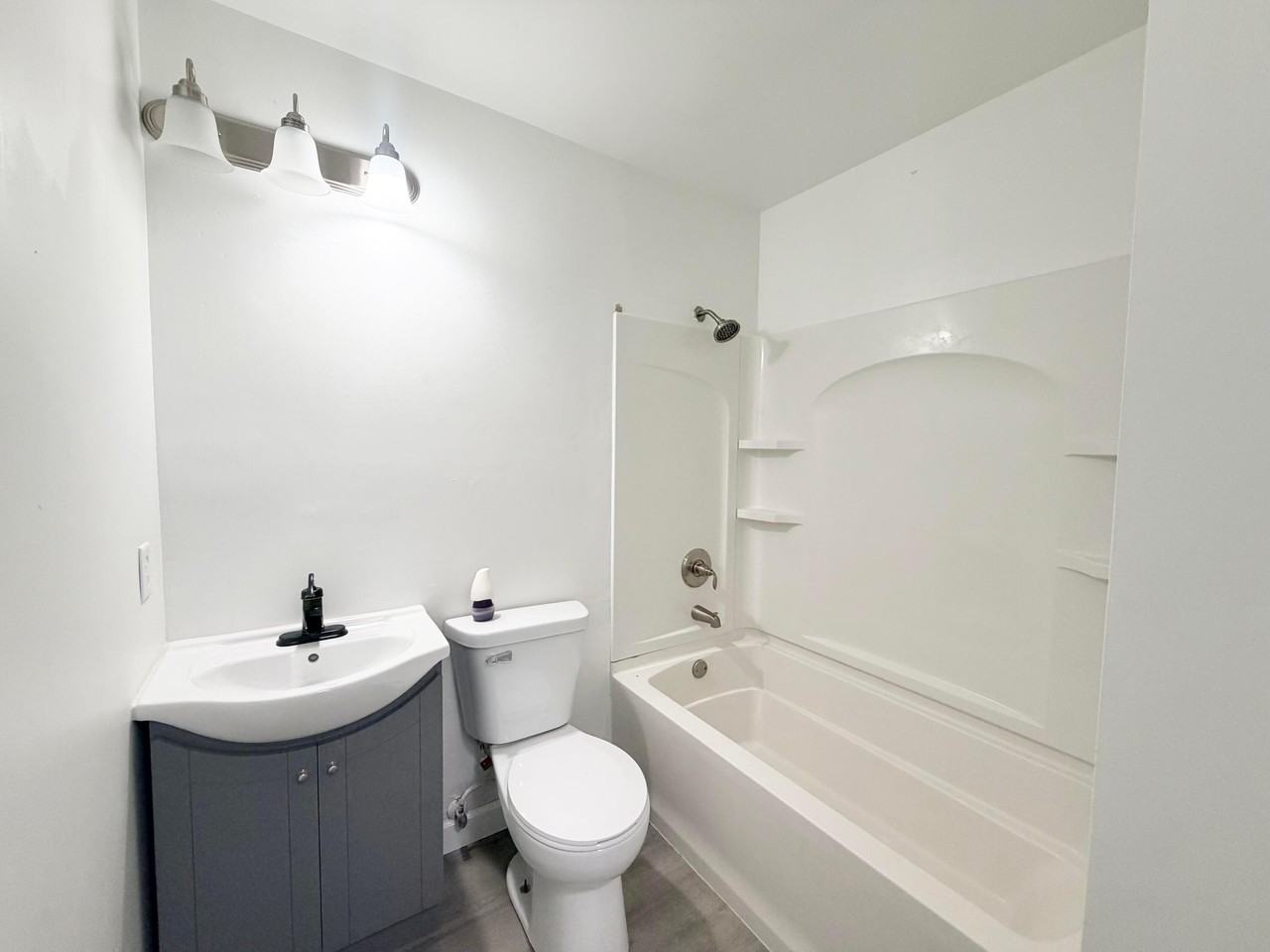 2450 Clydia St - Photo 2 of 14