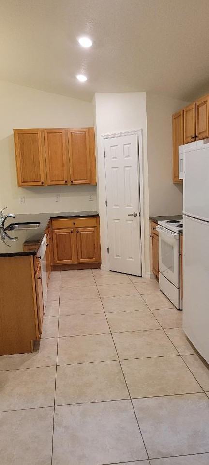 26336 Explorer Rd #26336 - Photo 4 of 17