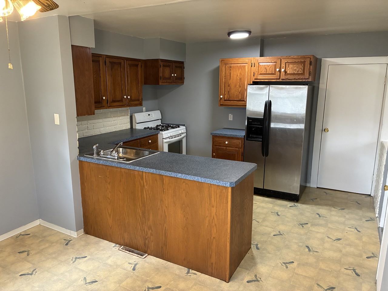 77 E Liberty St - Photo 3 of 17