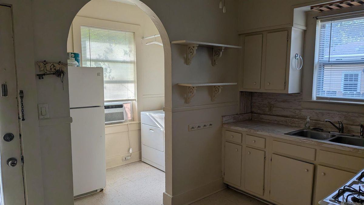 2148 Stanford Ave - Photo 2 of 17