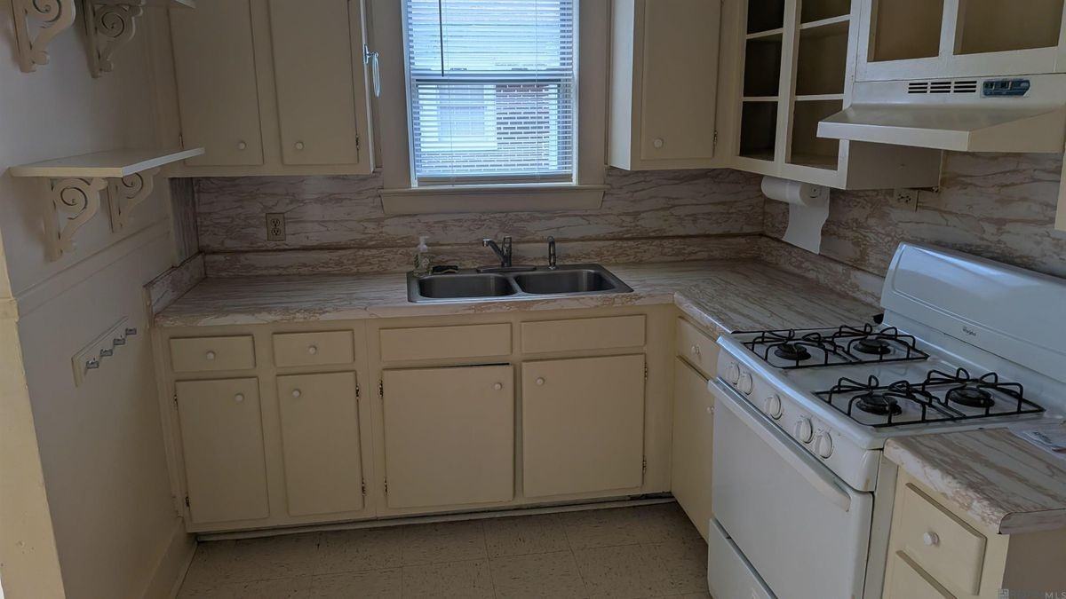 2148 Stanford Ave - Photo 3 of 17