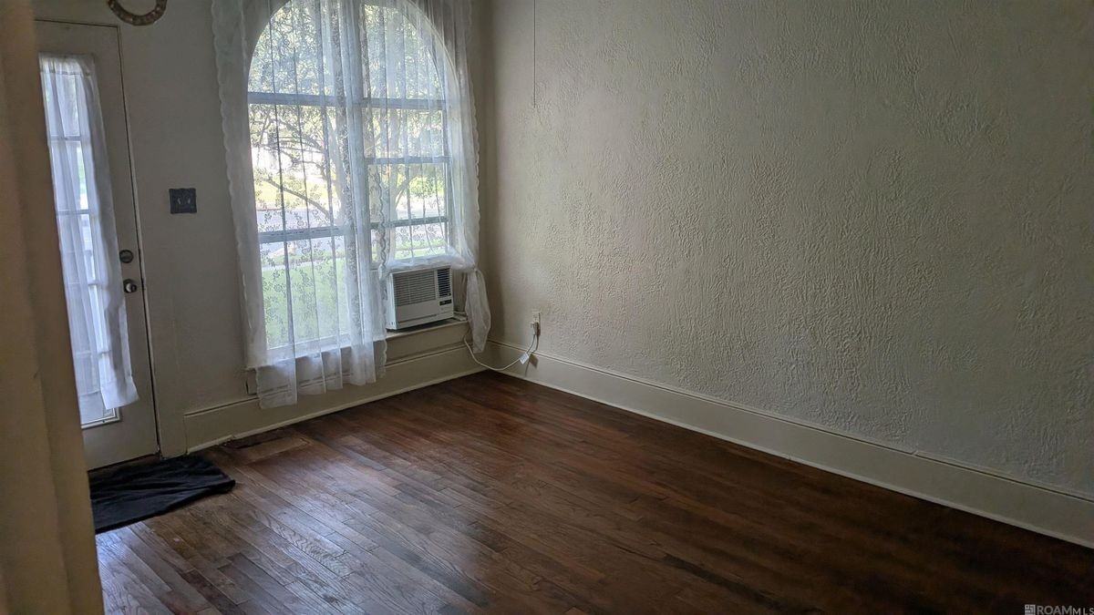 2148 Stanford Ave - Photo 4 of 17