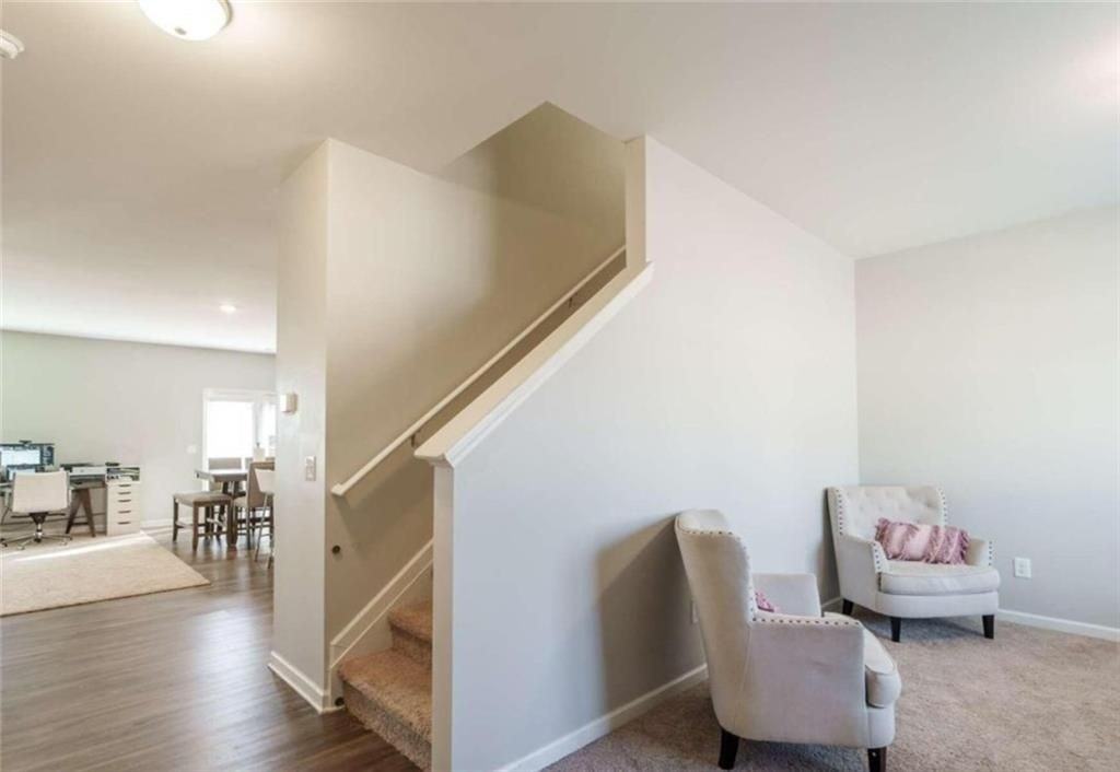 449 Mccall Way - Photo 5 of 28
