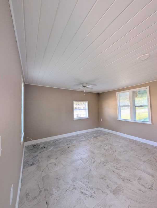 1200 W Kaley Ave ##B - Photo 2 of 6