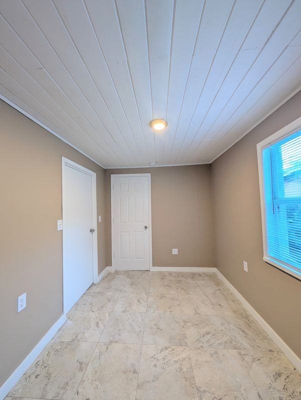 1200 W Kaley Ave ##B - Photo 5 of 6