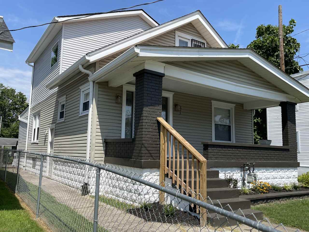 608 S 39th St #NA - Photo 3 of 28