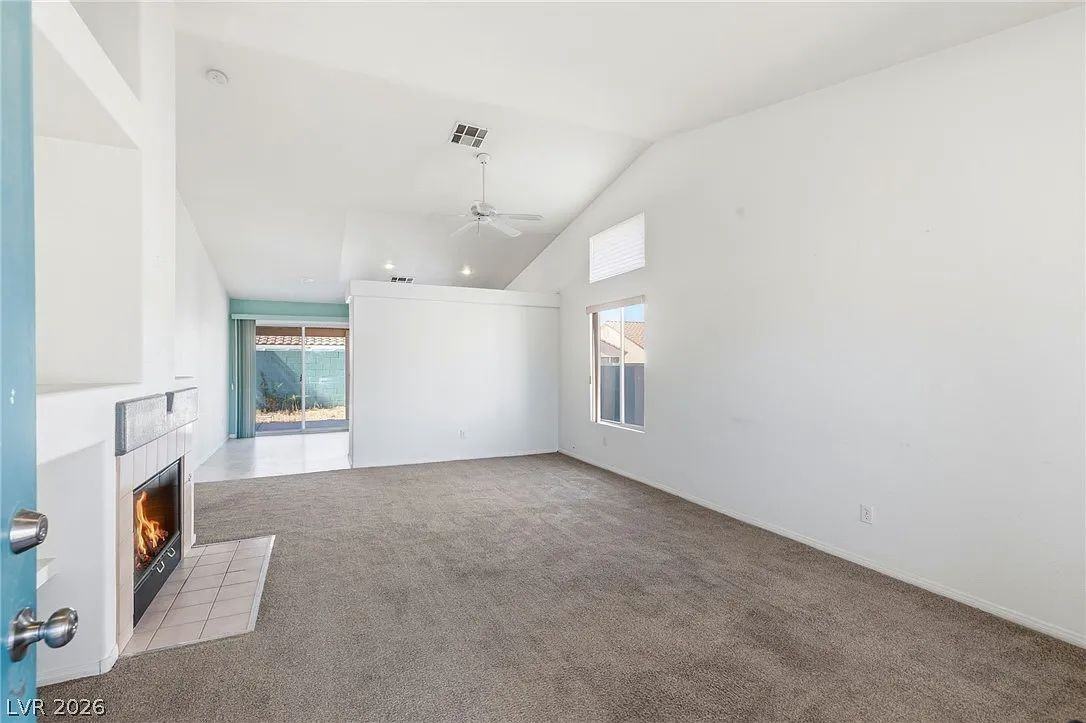 134 Windy Creek Ave - Photo 4 of 14