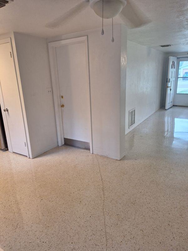 6827 Livingston Ave N - Photo 3 of 15