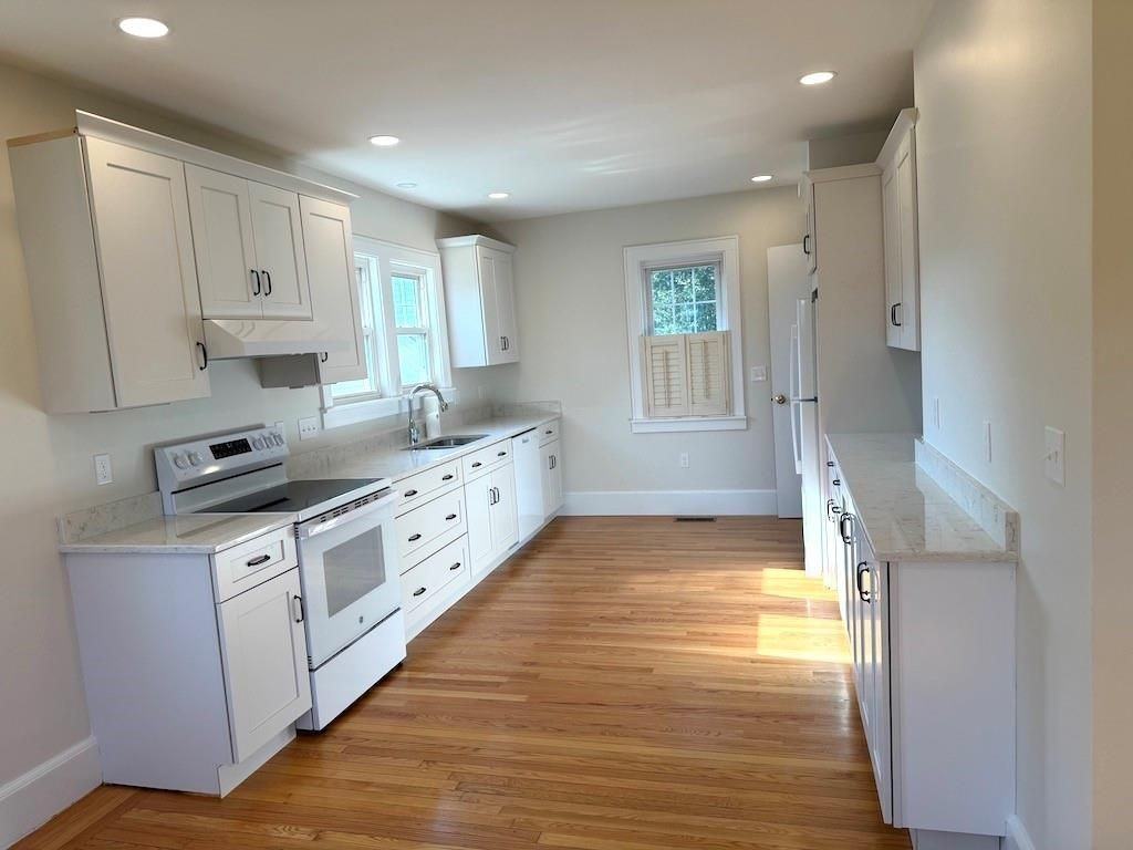 34 Caswell Ave - Photo 3 of 21