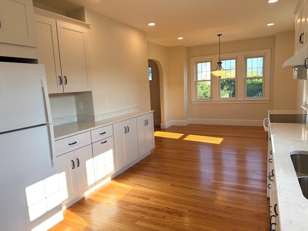 34 Caswell Ave - Photo 4 of 21