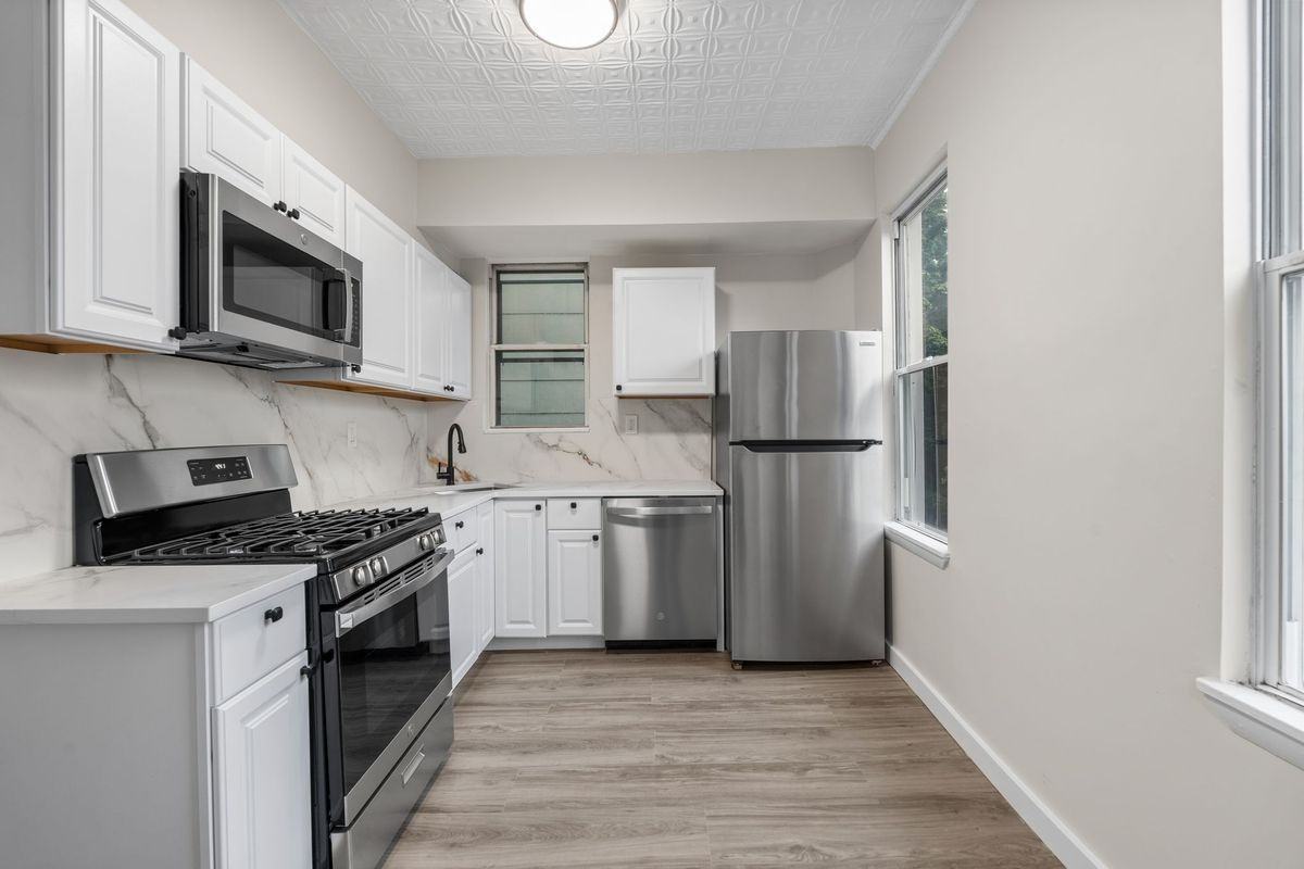 292 Claremont Ave - Photo 2 of 36