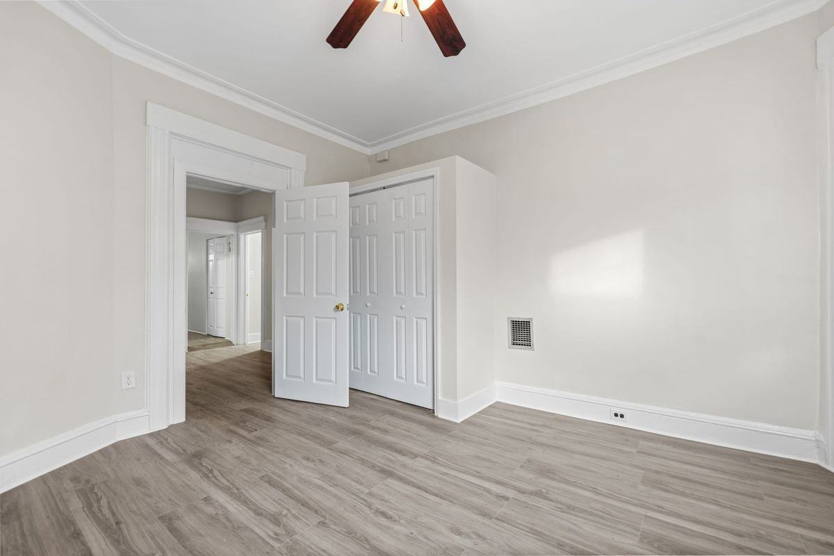 292 Claremont Ave - Photo 5 of 36