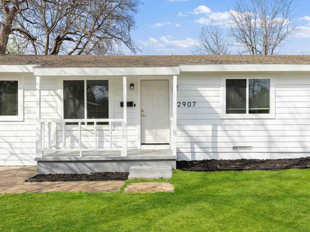 2907 Andrea Ln - Photo 2 of 44