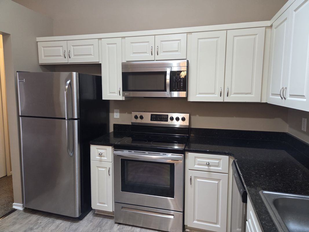 2101  Vine Way Unit 91 Drive - Photo 5 of 24